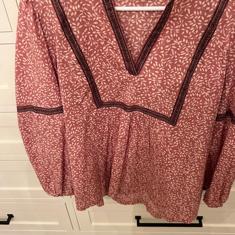Faherty Split Neck Blouse - Picture 3 of 3